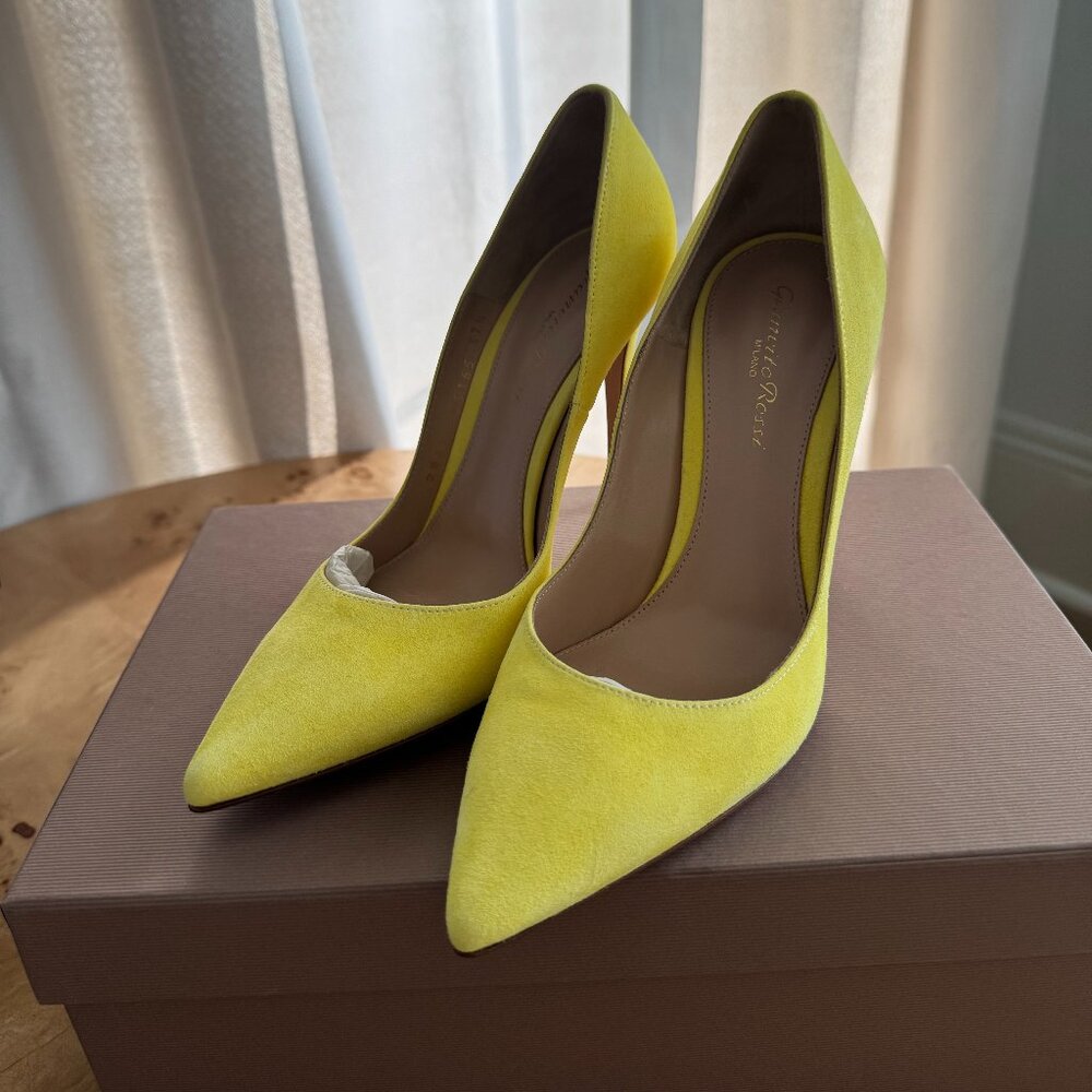Gianvito Rossi 105 Suede Pointed-Toe Pumps Neon Yellow Size 37.5IT/7.5US